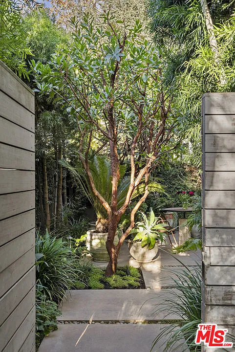 4 bed, 4.0 bath, $42,000 — Photo 2