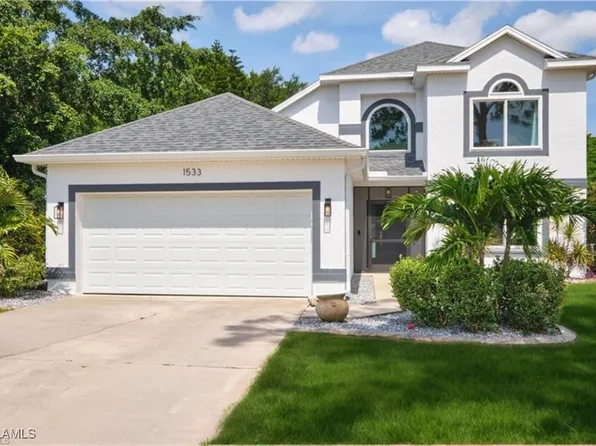 1533 Honor Ct, Lehigh Acres, FL 33971