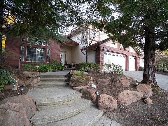 5th image of 3481 Emerson Dr
