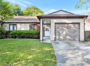 1129 Lancaster Dr, Champaign, IL 61821