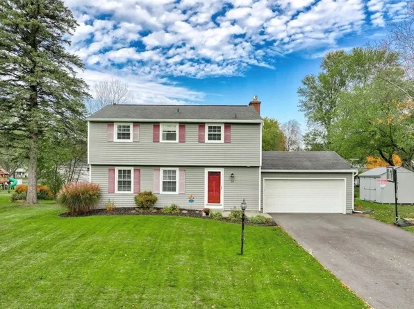 58 Clearview Dr, Spencerport, NY 14559
