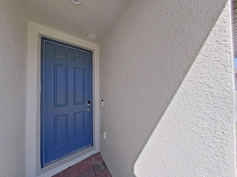 2404 White Tail St — Photo 2