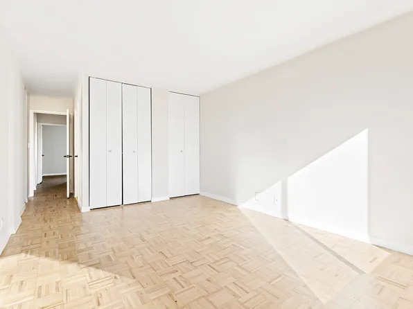 555 Main Street image 8 of 13