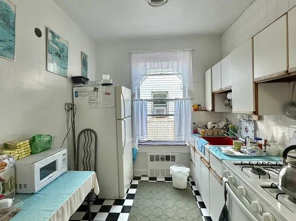 2125 77th Street image 10 of 17