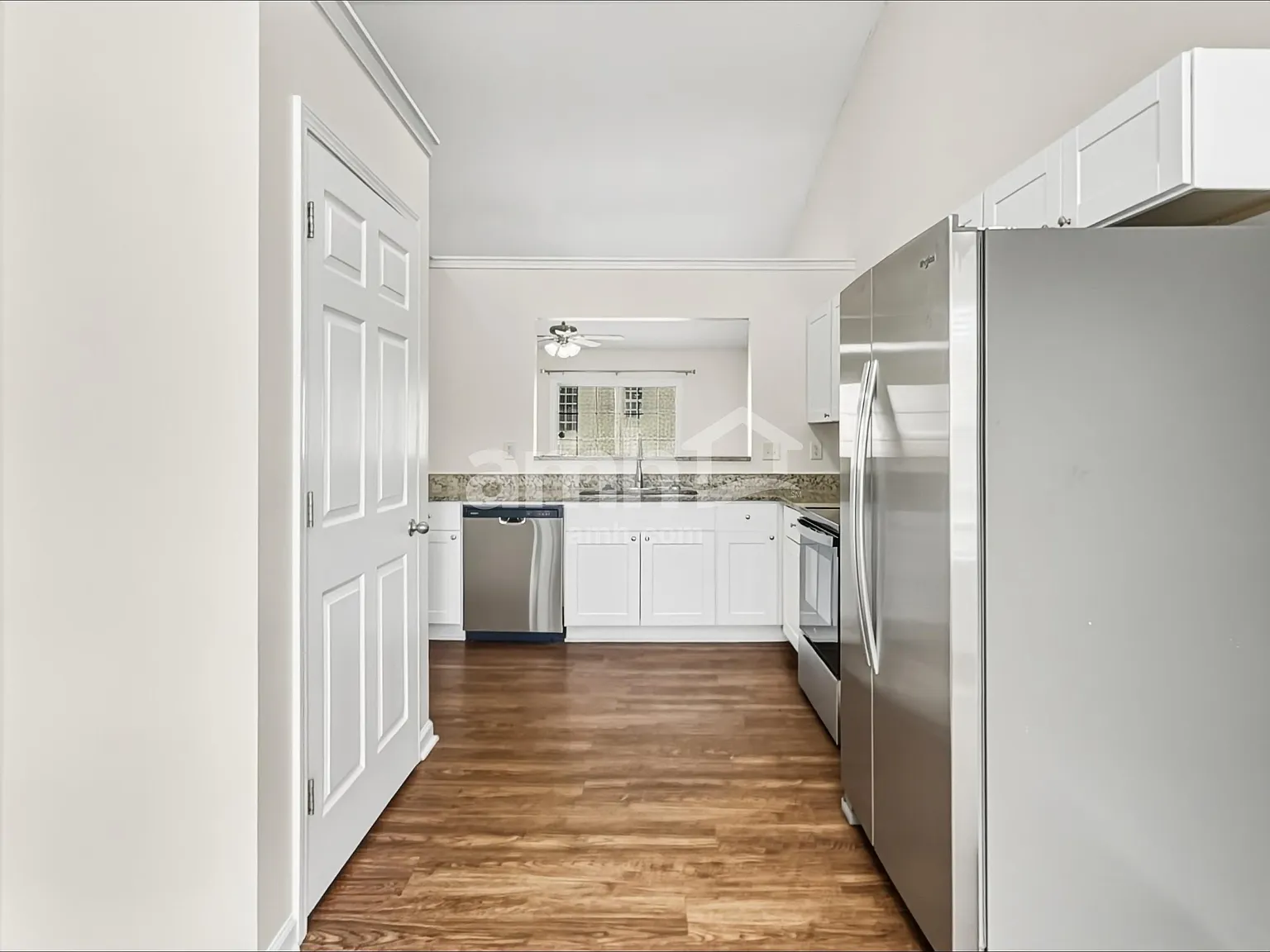 3 bed, 2.0 bath, 1892 sqft, $2,055 — Photo 4