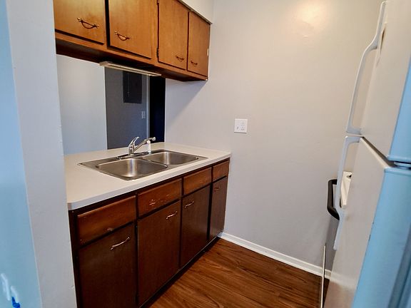3rd image of 1355 Ohmer Ave APT 16