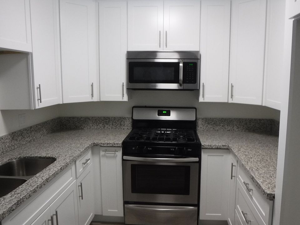 1st image of 1616 S Barrington Ave APT 105