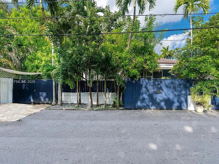 3100 Naomi St #3102 — Photo 16