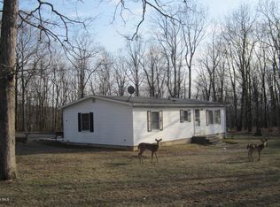 24 Evergreen Dr, Bushkill, PA 18324