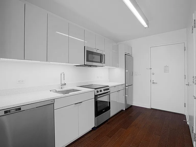 400 W 113th St #1514 — Photo 4