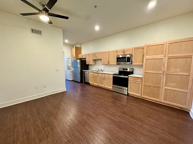 Little Emma Apartments — Photo 20