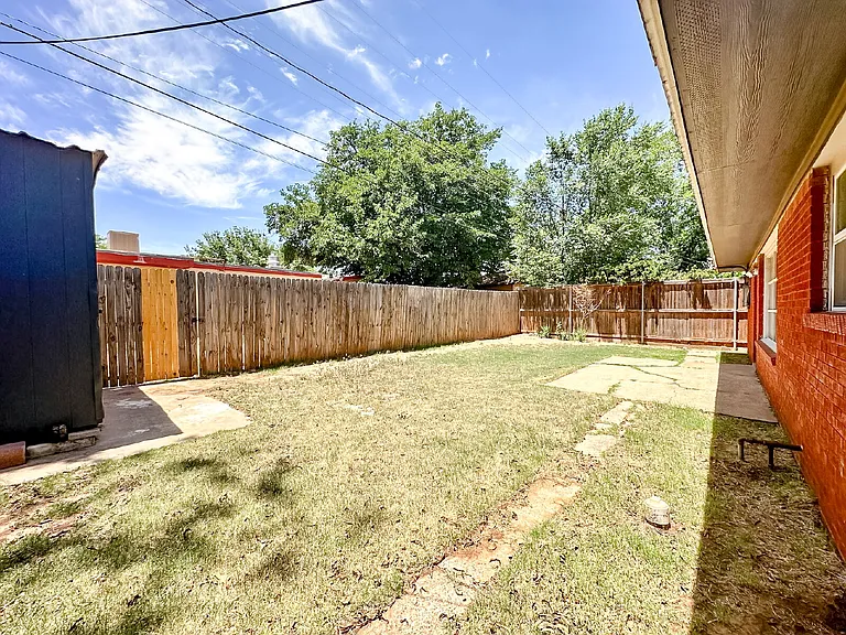 2608 Raleigh Ave — Photo 23