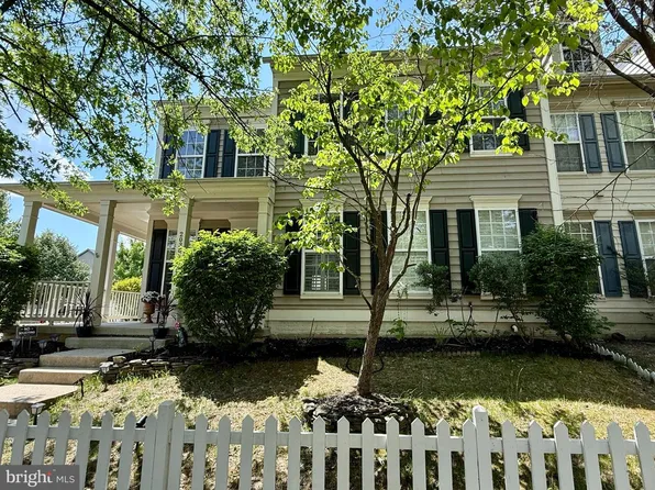 20385 Bowfonds St, Ashburn, VA 20147