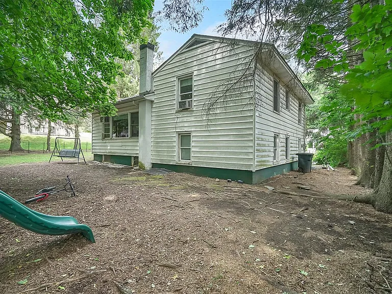 21 Nelshore Dr — Photo 3
