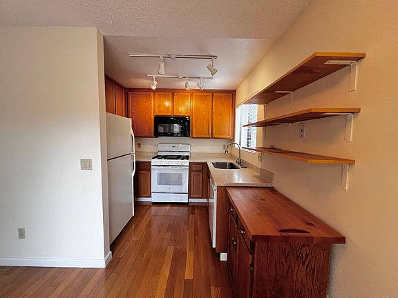 2nd image of 106 Park Place Dr