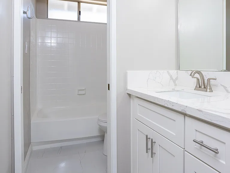 2908 Catalina Dr — Photo 12