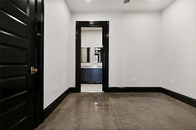 419 Carondelet St #403 — Photo 10