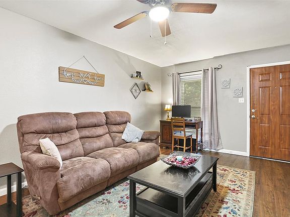 5th image of 3326 Brighton Dr