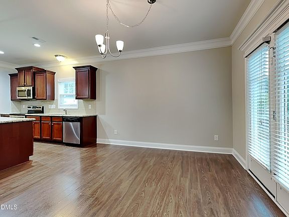 4th image of 182 Rolling Oaks Ln