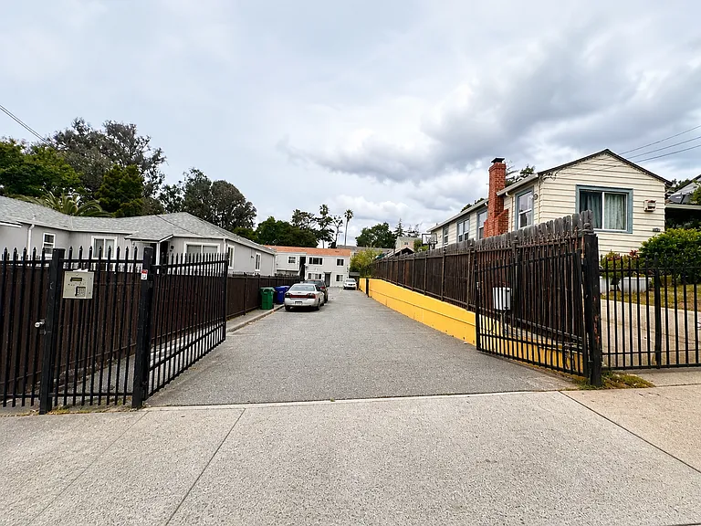 3421 68th Ave — Photo 27