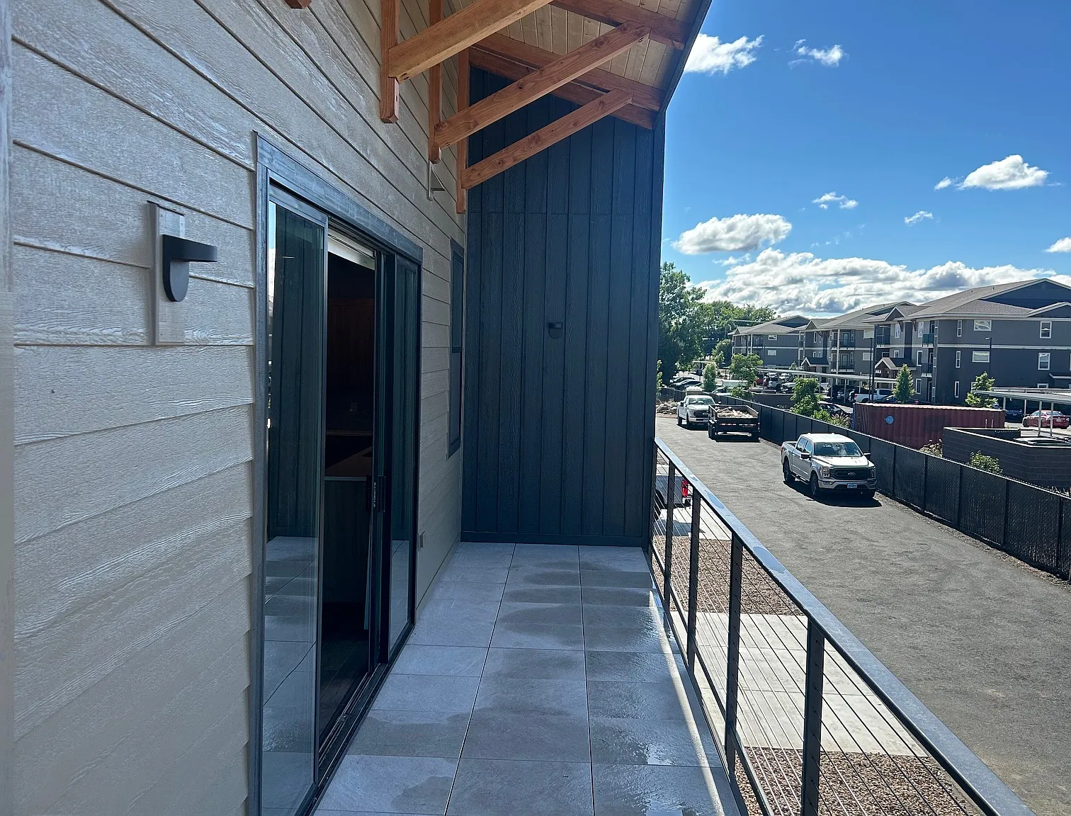 4 bed, 2000 sqft, $2,790 — Photo 3