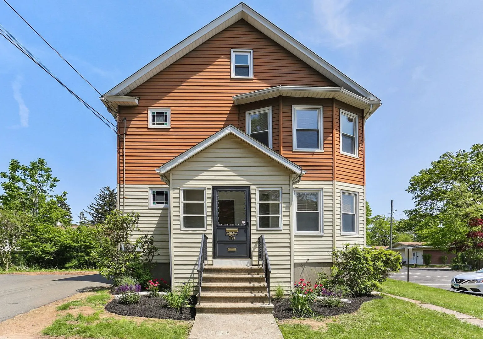 139 Albany Ave. — Photo 2
