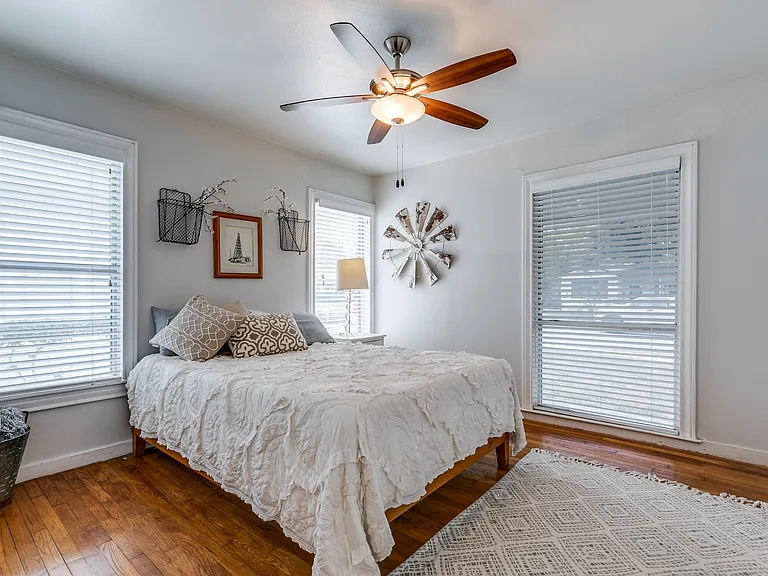 721 Elmwood Dr — Photo 19