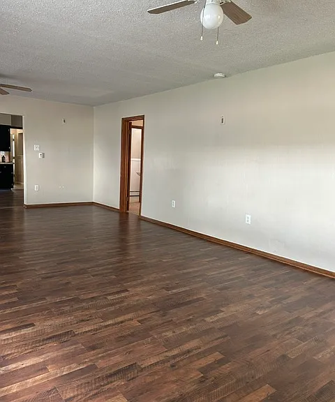 221 Walnut St — Photo 5