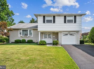 9727 Redd Rambler Dr, Philadelphia, PA 19115