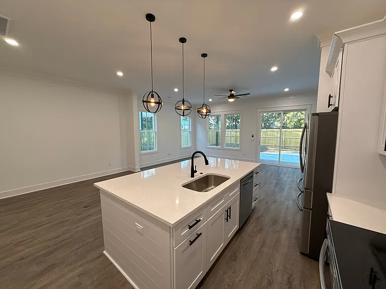 2018 Riverview Ave — Photo 8