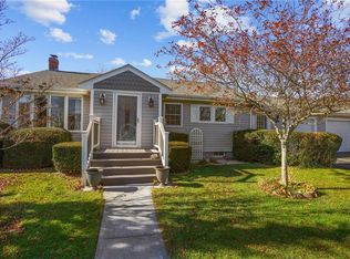 2 Ruth St, Middletown, RI 02842