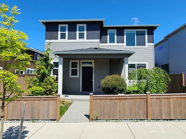 8709 56th St NE — Photo 4