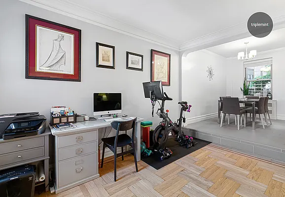 Sold by Triplemint | media 7