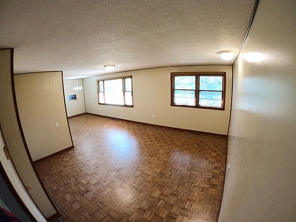 4th image of 2509 Central Dr