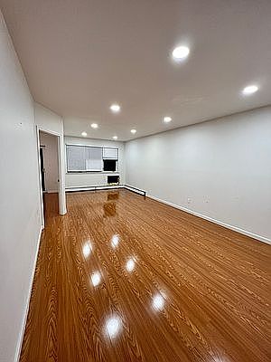 4th image of 1842 E 12th St Floor 3