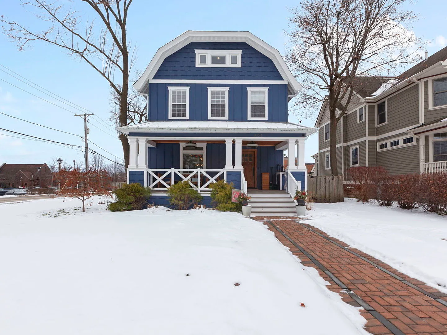 205 W Cook Ave photo 1