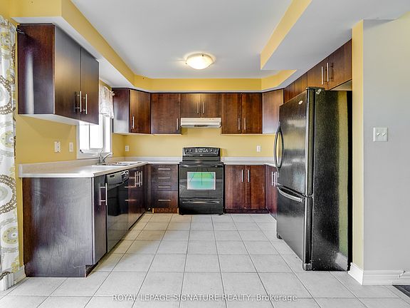 3rd image of 54 Oakins Ln