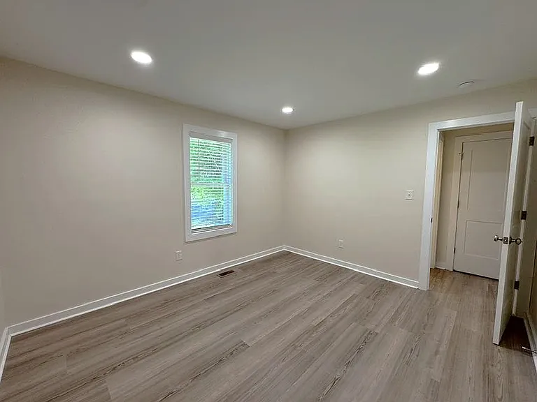 19612 Oak St #7 — Photo 12