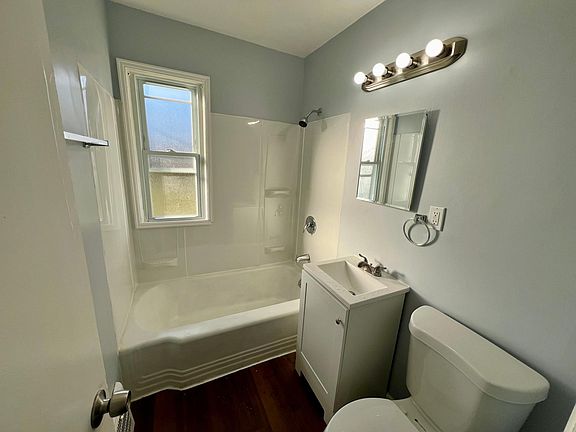 4th image of 3952 E 188th St