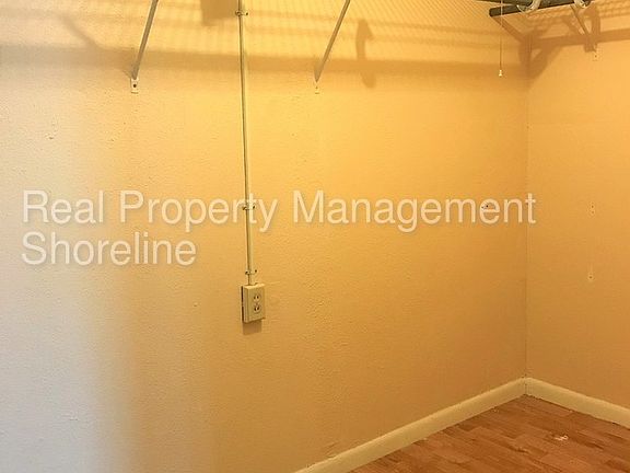 5th image of 337 N Naylor Cir