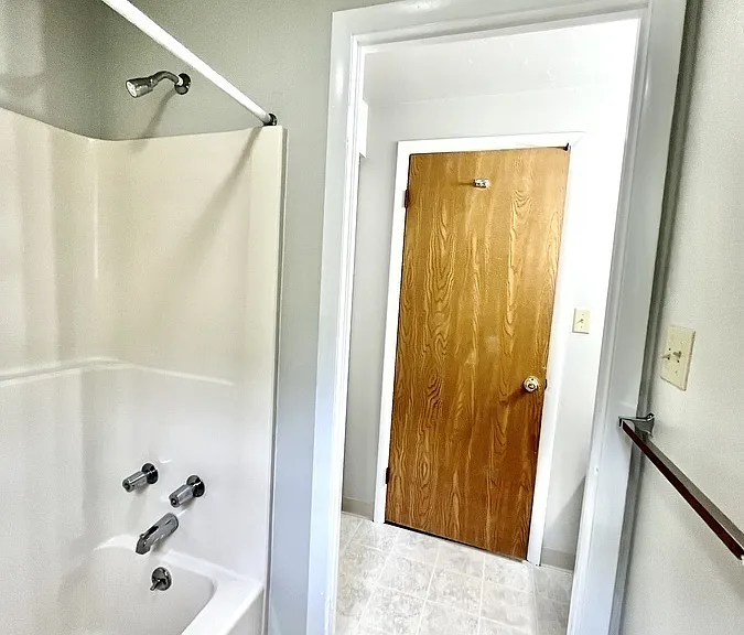 444 Tanglewood Ln — Photo 21
