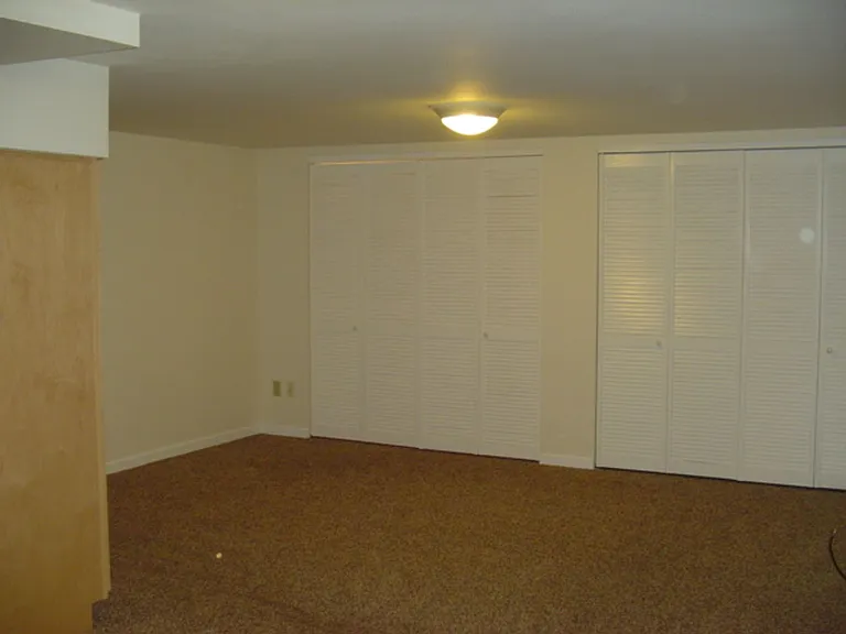 1952 Thorndyke Ave W — Photo 5