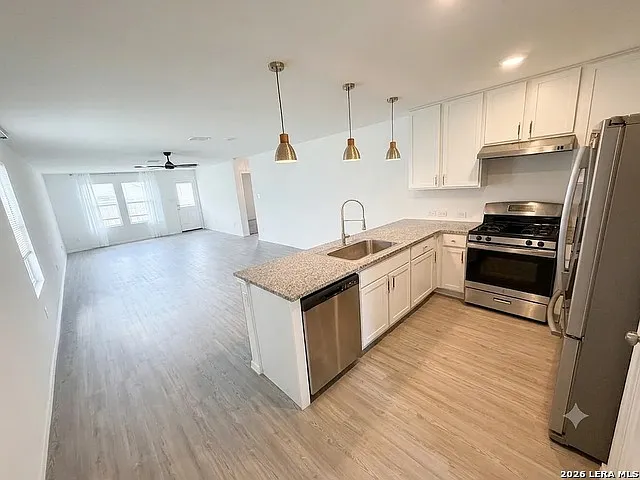 4 bed, 2.0 bath, 1635 sqft, $1,875 — Photo 4