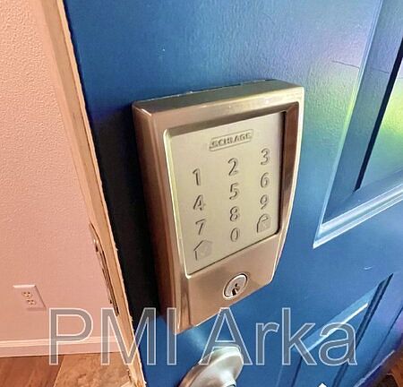 3rd image of 2172 Newport Way NW