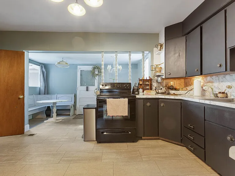 721 N Water Ave — Photo 19