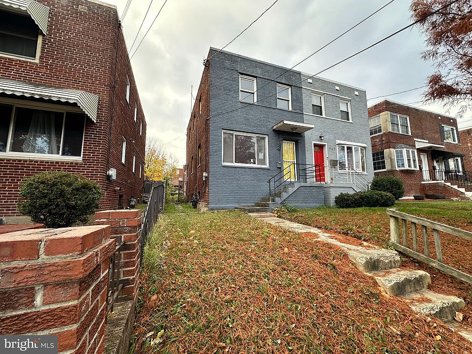2nd image of 809 Jefferson St NE