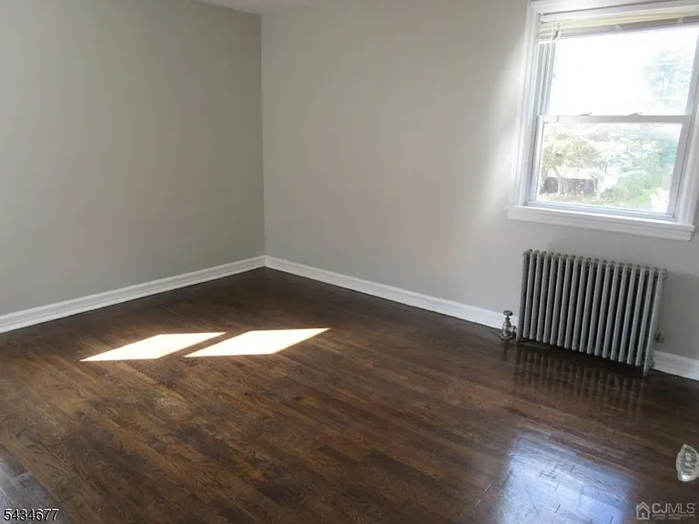 815 2nd St #815B — Photo 7