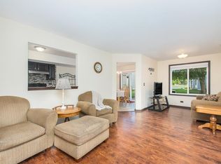 2736 Prairieview Ln S, Aurora, IL 60502