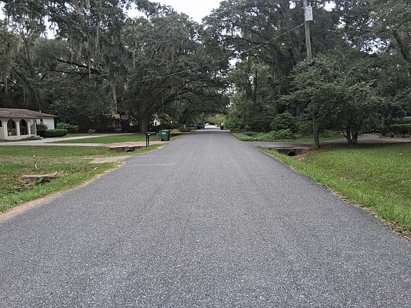 4th image of 1925 Longview Dr