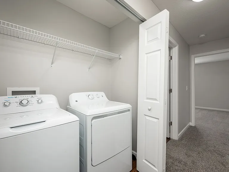 Mansion Row - Where Historic Charm Meets Modern Convenience! — Photo 25